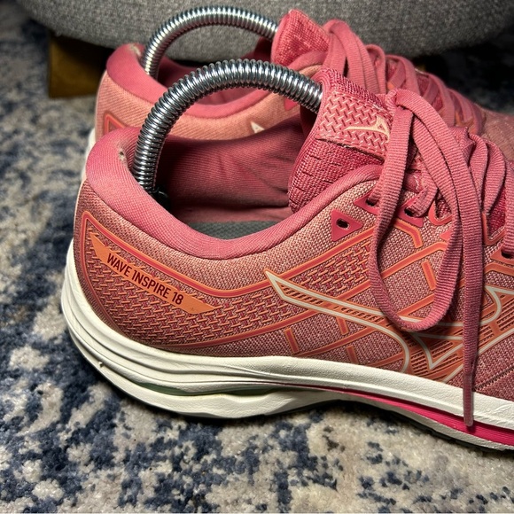 Mizuno Pink Rosette Wave Inspire 18 Lace-Up Sneakers Size 9.5 - Picture 3 of 12